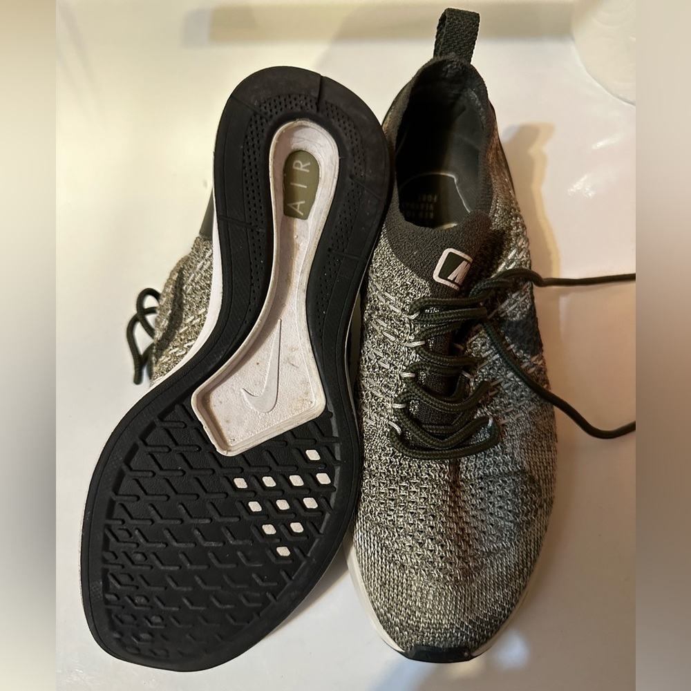 Nike Flyknit - Picture 2 of 3